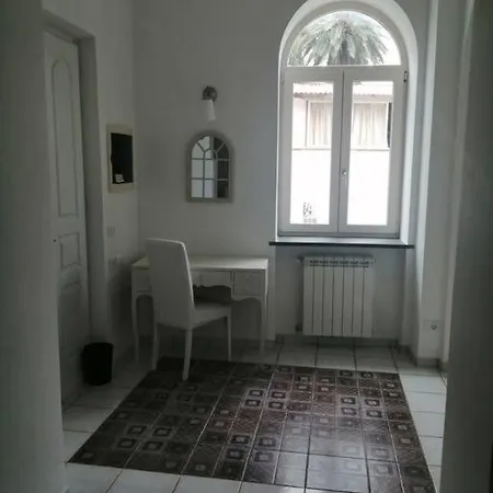 Incantevole: Isola D'ischia - Forio In Centro E Vicino Al Mare - Dream House Nonna Maria *